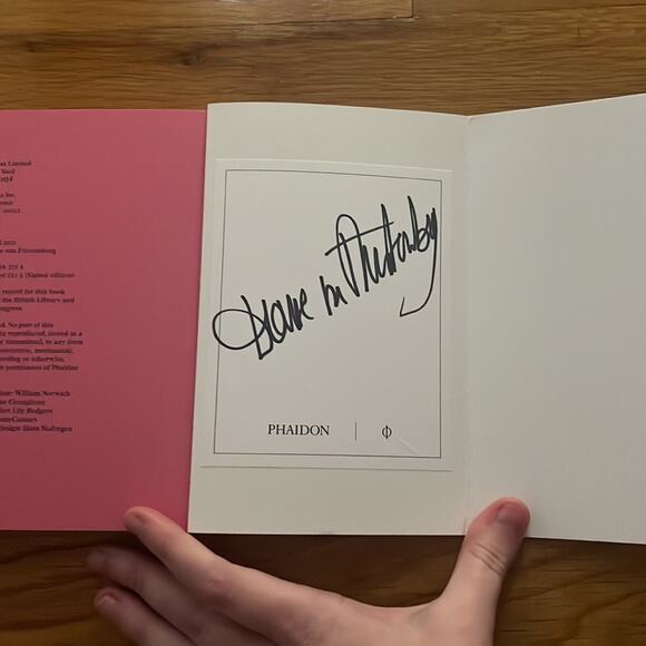 New book own it the secret of life by Diane Von Furstenburg - signed copy - Picture 4 of 4